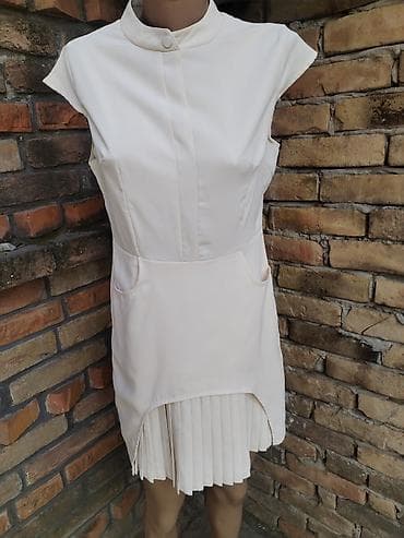 haljine pull and bear: Haljina vel L
Prelepa, kao nova, vel L Duzina 86 Pazuh po 48 — 5