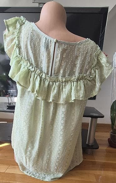 Men's Clothing: Dve ženske bluze – romantični, lepršavi modeli 1) Svetlozelena bluza — 2