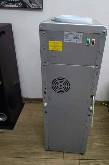Water Coolers: Aparat za vodu Topla i hladna voda Prostor za odlaganje Nerdjajuci — 2
