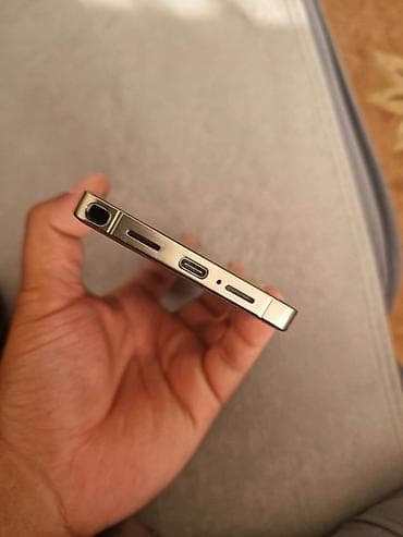 Samsung: Samsung Galaxy S24 Ultra + iPhone 15 Pro Max Samsung Galaxy S24 Ultra — 7