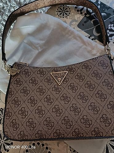 GUESS ženska torba – monogram print - Model: baguette/shoulder bag sa