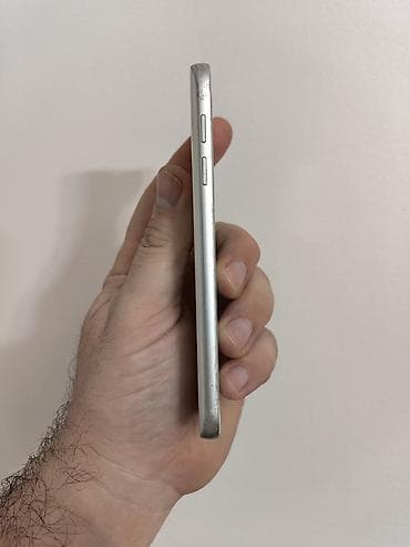 Računari, laptopovi i tableti: Samsung S7 beli otključan za sve mreže. Oštećeno staklo ali van — 3