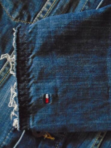 novčanik tommy hilfiger: Original Tommy Hilfiger teksas jakna, S veličine. Rukavi su u fazonu — 7