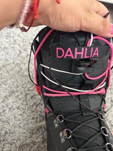 Flat shoes: High boots, 39 — 7