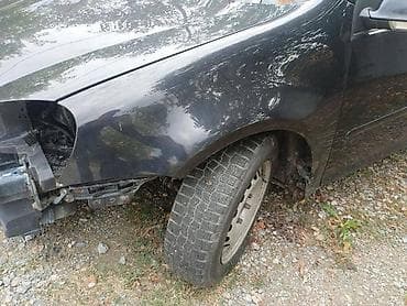 delphi dizne 1.5 dci: KRILO ZA VOLKSWAGEN GOLF 5 | Desno krilo Golf 5 Ostali delovi Golf 4 — 2