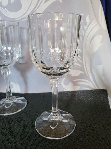 plastične čaše 0 2 cena: Case nove francuske luminarc za vino iz 80ih. Nove case,sve na njima — 12