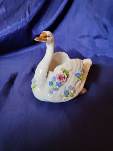 porcelanska figura: Figura, bоја - Šareno, Novo — 1