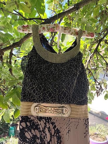 boka: Duga haljina bez rukava sa dekorativnim detaljima - Model: duga — 2