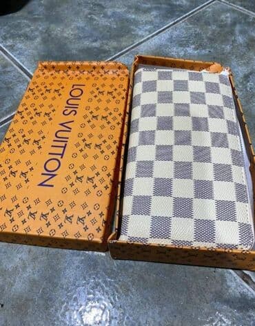 NOVO U PONUDI
Novcanici u original kutiji na lalafo.rs NOVO U PONUDI
Novcanici u original kutiji