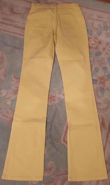 džeparice pantalone: SASIO jeans zute farmerke ravan model, blago se sire od kolena. XS — 4