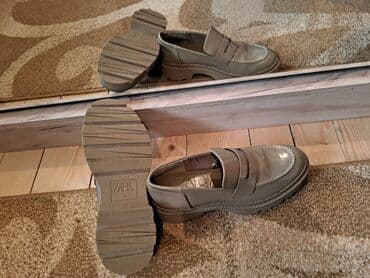 Other shoes: Loafers, Zara, 39 — 2