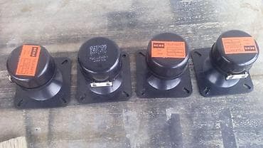 Fostex-horne 8,8x8,8cm. - ispravne. fixno 65e/par. 1 par