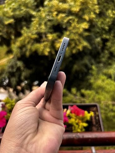 palić kamere: Apple iPhone 13 – crna boja 128gb - Ekran: 6.1" Super Retina XDR — 5