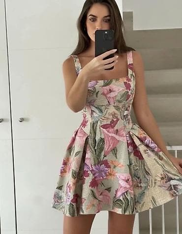 mini maus haljina: Letnja mini haljina sa cvetnim printom - Kroj: struk naglašen, gornji — 3