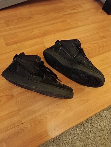 duboke nike patike: Crne poluduboke patike za svakodnevnu upotrebu - Model — 2