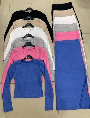 crveni komplet: Komplet: 2100dinara — 4