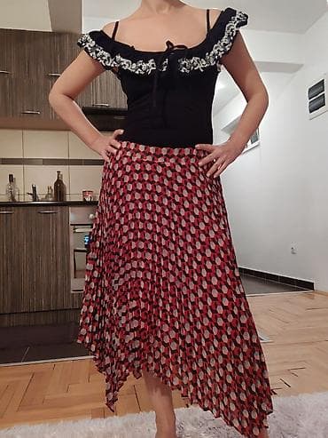 cizme antilop: Asimetrična plisirana suknja sa geometrijskim printom - Model: midi — 3
