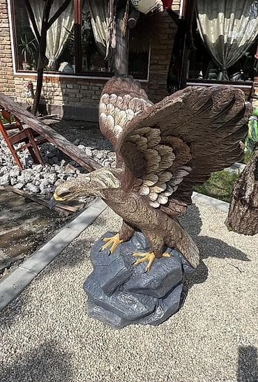 lidl set alata: Dekorativna skulptura orla za dvorište/baštu - Realistična figura — 1