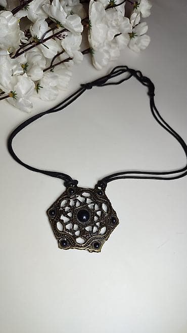 Unikatna ogrlica sa medaljonom u bronzanoj patini - Privlačan — 1