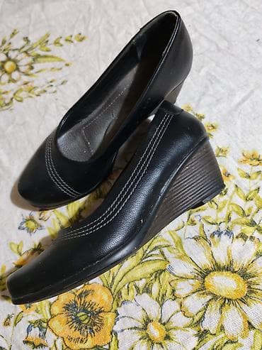 merrell cipele: Crne ženske cipele sa punom petom (wedges) - Klasičan model zatvorene — 2