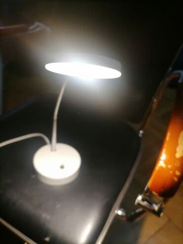 ikea sofe na razvlačenje: Stona lampa, Upotrebljenо — 1