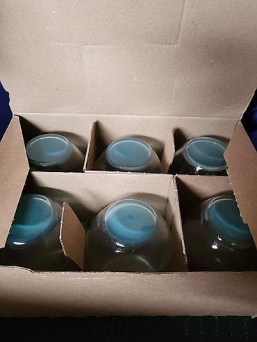 case za crveno vino: Case nove Schweppes. Nove case,sve na njima odsjaj 9d svetla. Komada — 3