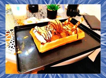 staklene cinije za voce: Beližava poslastičarnica nudi bogato dekorisane vafle i bubble waffle — 2