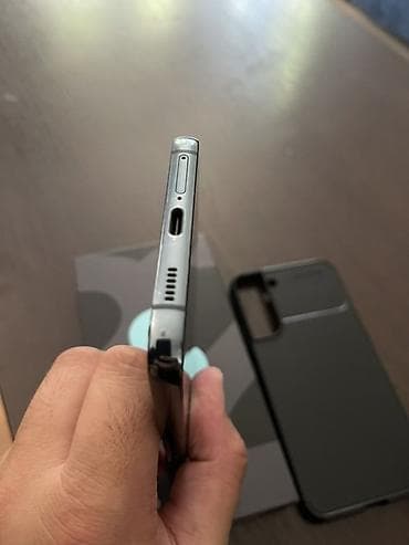 galaxy a03s: Samsung Galaxy S22+ sa kutijom i pratećom opremom. Ključne — 4