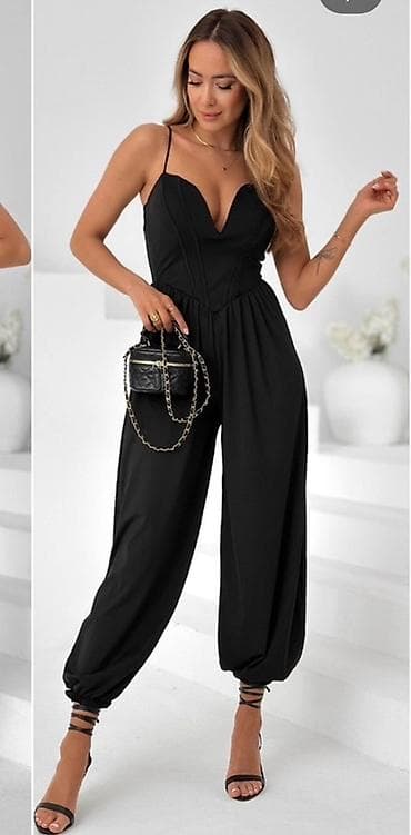 Kompleti, Kombinezoni: ✅Ženski elegantni kombinezon sa korpama i tankim bretelama
✅2600 din — 3