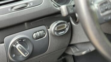 Donji delovi trenerke: Volkswagen Golf: 1.6 l | 2011 г. Crossover — 9