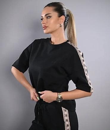 Ženske komplet trenerke dostupne u velicinama S M L XL 2XL. Cena 3800 na lalafo.rs Ženske komplet trenerke dostupne u velicinama S M L XL 2XL. Cena 3800