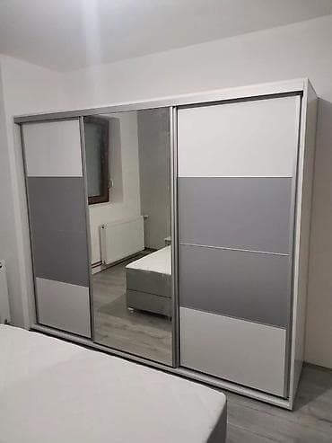 ugaone forma ideale cena: Klizni ugradni/polustanding garderoberi po meri - Trokrevetna klizna — 4