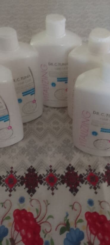 muske trenerke od mikrofibera: Dr. C. Tuna Vitalizing šampon za kosu protiv peruti u beloj boci od — 2