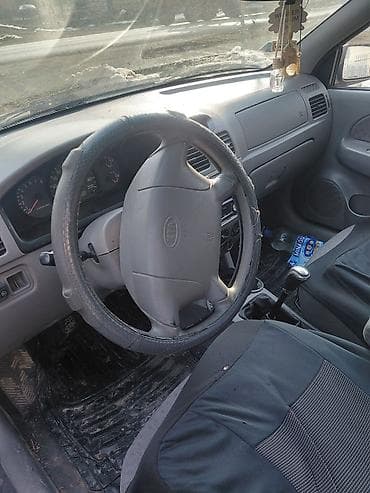 moskvic 3: Delovi za Kia Rio 1.3 prva generacija. Motor, delovi motora, limarija — 2