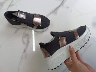 kickers obuca: Broj 36-40
Cena 3500 din — 3