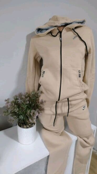 Wedding Clothes & Accessories: Cena 3100 din
Futrovane
Velicine S,M,L,XL 2XL⚡ — 2