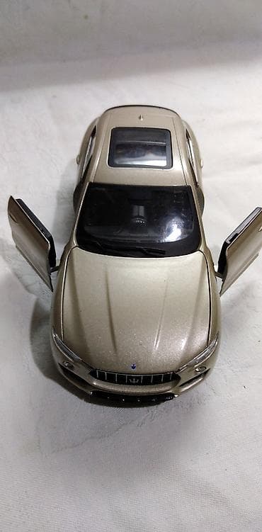 levis torbe: Burago Maserati Levante,Fale retrovizori,popravljane pr.osovine — 4