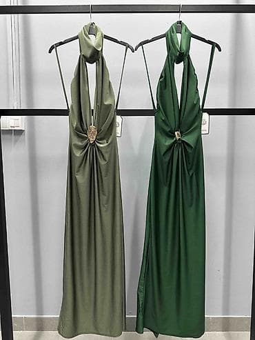 Donji veš: 🔥Elegantna duga haljina bez leđa – tamnozelena/maslinasta
✅2600 din — 5
