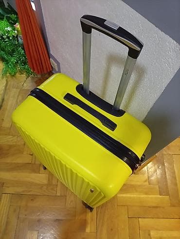 veliko prstenje: Tvrdi kofer na točkiće – veličina velika. oko 75 45 30 — 6