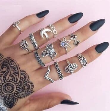 Cena 1200 din komplet