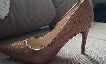 Ženske salonke Small Swan, broj 40. - Model: špic cipele na tanku