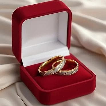 Elegantni set burmi – dvobojni dizajn - Dizajn: Klasične burme sa na lalafo.rs Elegantni set burmi – dvobojni dizajn - Dizajn: Klasične burme sa