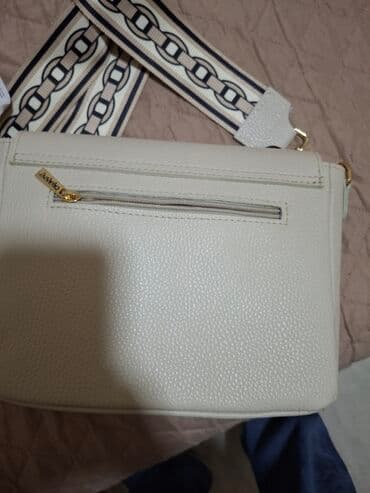 karl novcanik: Ženska crossbody torba Cavanni – elegantna bež/ekru boja - Materijal — 2