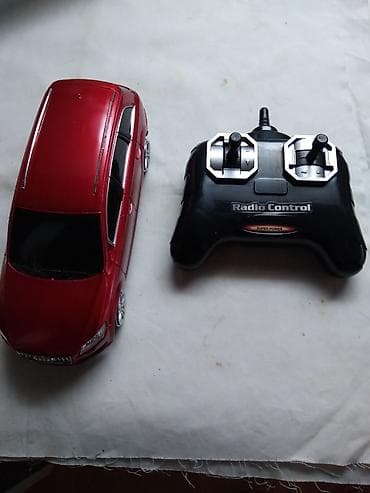 voz na baterije: Na daljinski AUDI Q7 - 2,4 GHz razmera 1:24 (oko 18 cm.)sa — 2