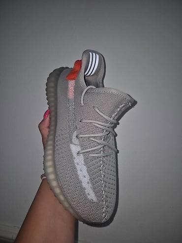 boost patike: Yezzy 
Urezan boost u djonu
36-48
3.800 din — 7