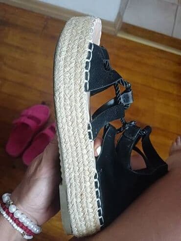 srebrne sandale na štiklu: Sandals, Bershka, 38 — 3