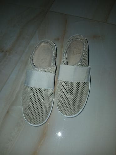 Ženske slip-on patike/saboti - Boja: bež sa belim đonom i