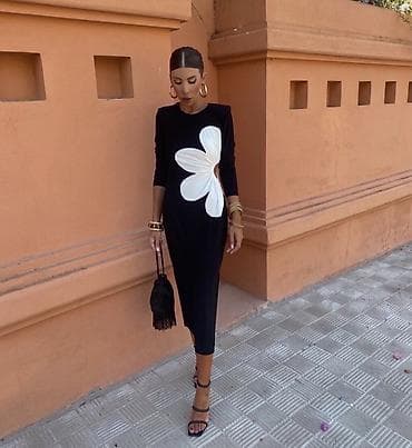 haljine boho stil: Ženska midi haljina s dugim rukavima i efektnim cvetnim aplikacijama — 5