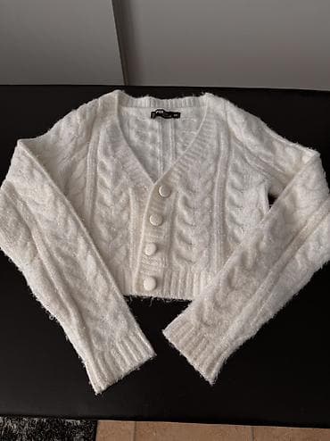 Beli dzemper
Odgovora xs/s velicini na lalafo.rs Beli dzemper
Odgovora xs/s velicini