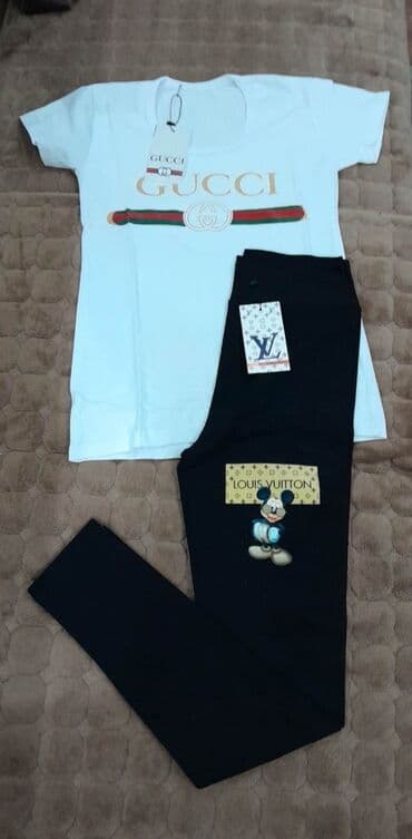 komplet suknja i majica: Komplet
Uni
2200din
Majica+helanke — 2